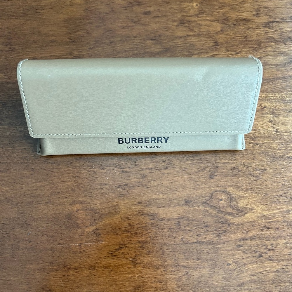 Burberry Glasses case